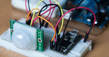 Sensor PIR: Detectar movimiento / Leer una Entrada Digital